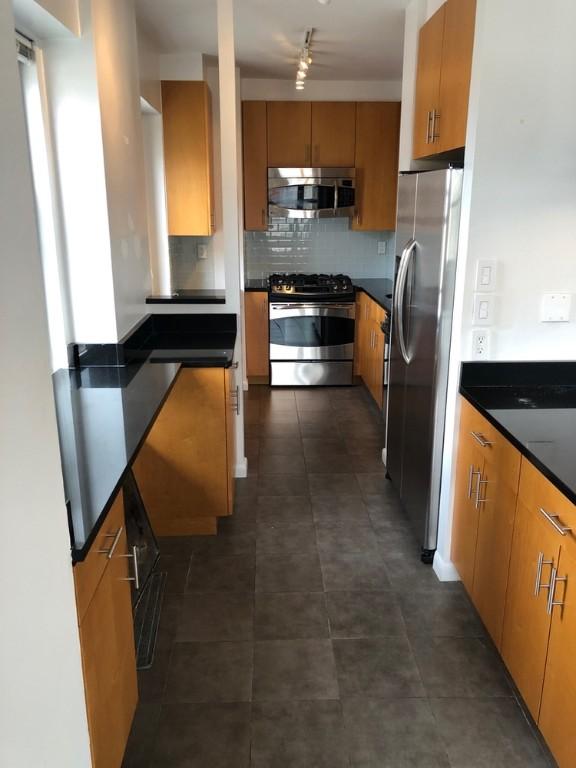 Apartment 10